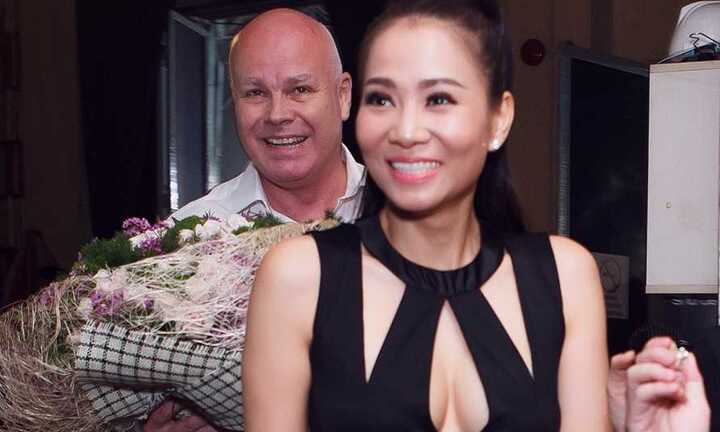 Thu Minh cùng chồng tỷ phú đến chúc mừng Mr. Đàm