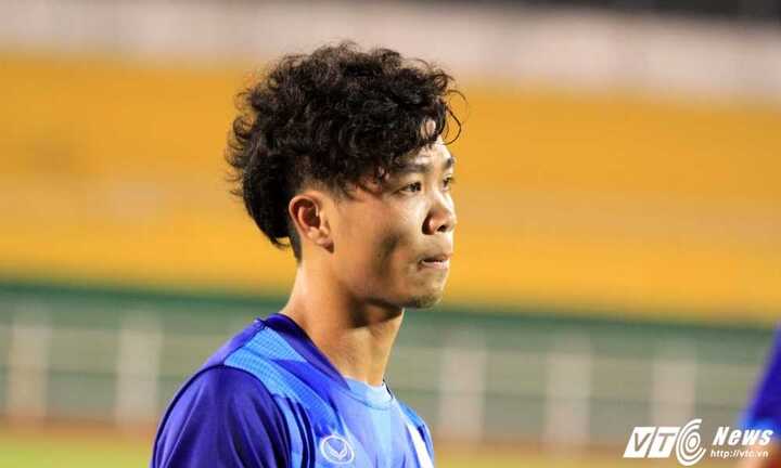 Công Phượng bao lần cắt tóc, để râu mong đổi vận