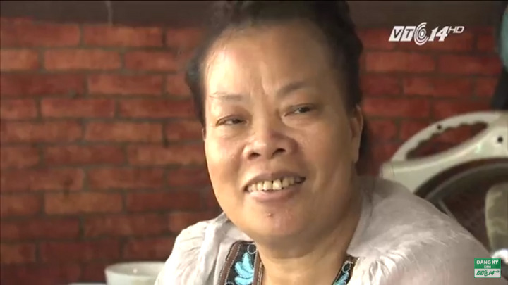 Clip: Bà chủ quán 'bún mắng, cháo chửi' hứa 'sẽ bớt đanh đá' với khách