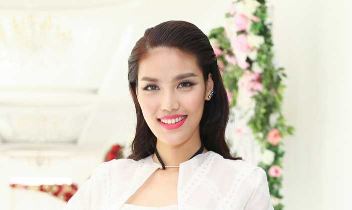Lan Khuê hào hứng khi lần đầu ngồi ghế giám khảo chấm thi nguời đẹp