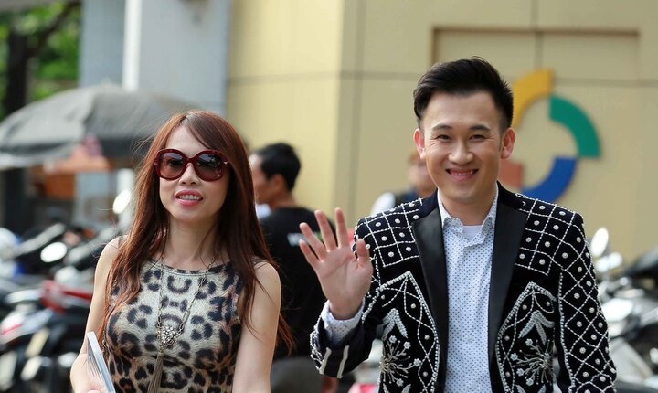 Em gái ruột sành điệu nhất của Hoài Linh về nước