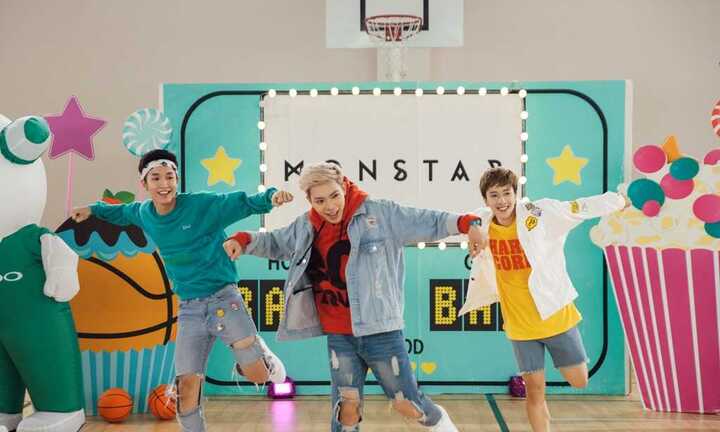 Monstar cực bảnh trai trong hình ảnh học sinh 'siêu quậy'