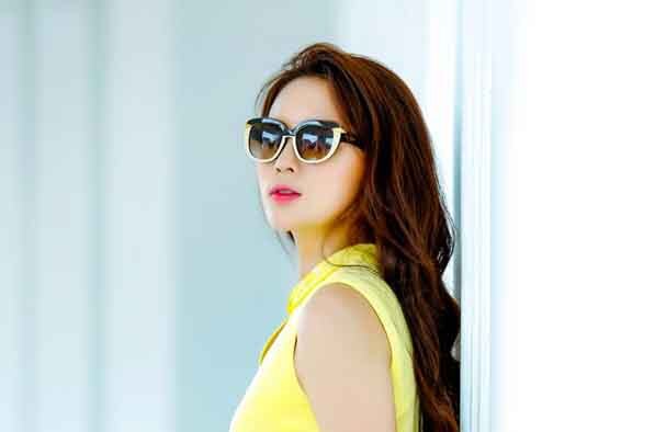 Chiêm ngưỡng loạt hàng hiệu 'khủng' của Hoa hậu Kỳ Duyên