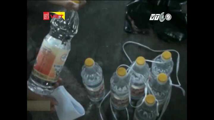 Rùng mình cảnh sản xuất giấm từ axít công nghiệp