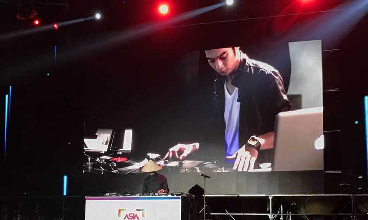 Ấn tượng với phần trình diễn tại Asia Song Festival, Slim V được mời diễn tại sự kiện EDM 