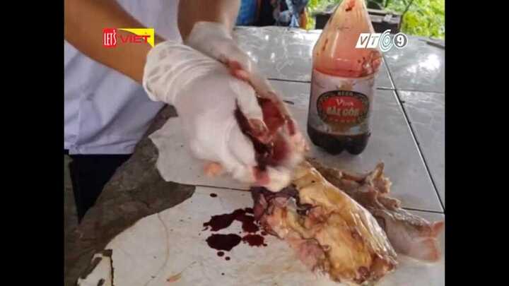 Clip gian thương 'phù phép' thịt bò thối, đang phân hủy thành tươi ngon