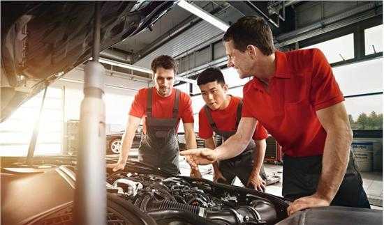 Thu hồi hàng trăm xe Porsche bị lỗi