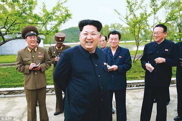 Vắng mặt trong 2 sự kiện lớn của Triều Tiên, ông Kim Jong-un bị nghi mắc trọng bệnh