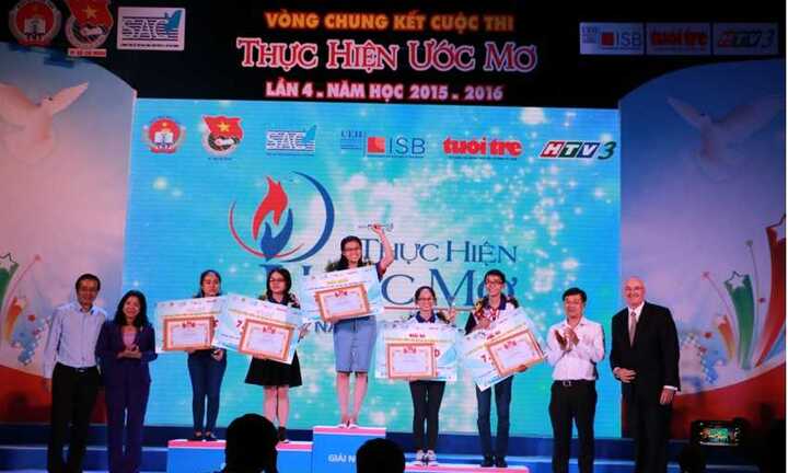 Tham gia sân chơi hướng nghiệp, học sinh THPT nhận giải thưởng 'khủng'