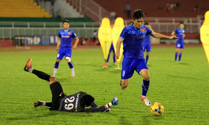 Công Vinh khỏe nhất tuyển Việt Nam