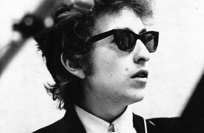 Bob Dylan vừa đoạt giải Nobel Văn học 2016 là ai?