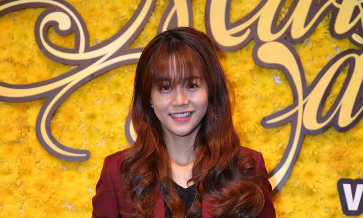 An Nguy diện vest lịch lãm, nổi bật giữa dàn sao