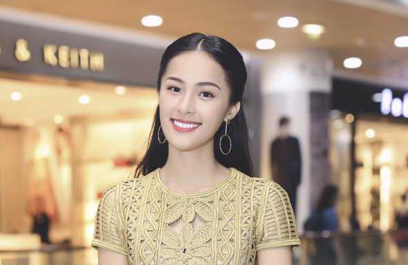 Bóc mác loạt hàng hiệu đắt đỏ của bạn gái Cường Đô la