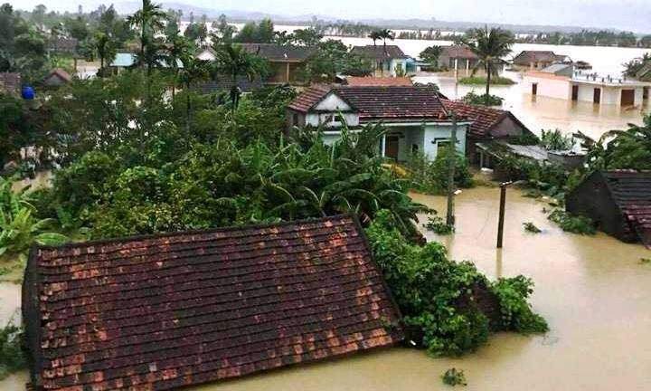 Bộ trưởng Trương Minh Tuấn yêu cầu ngành TT&TT khẩn cấp đối phó mưa lũ và bão Sarika
