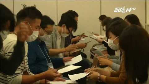 Để khỏi 'vỡ mộng' vì nhan sắc, thanh niên Nhật Bản đeo khẩu trang đi hẹn hò