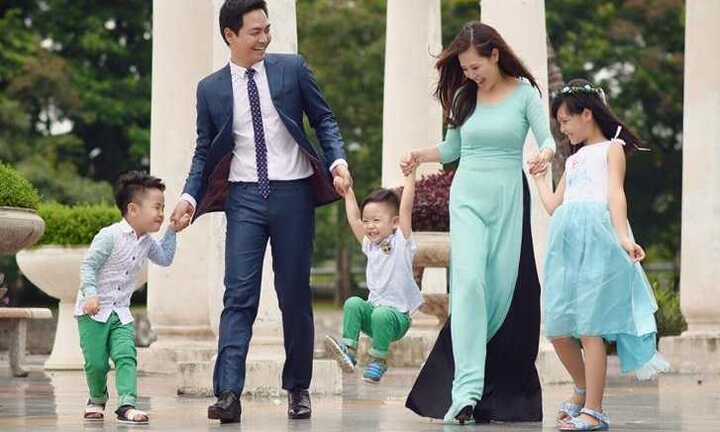 Vợ đẹp, con xinh và cuộc sống gia đình hạnh phúc của MC Phan Anh
