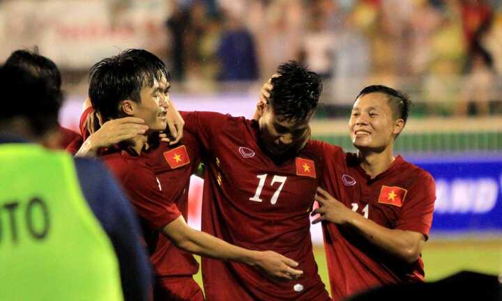 Thi đấu bết bát, Thái Lan tụt lại sau Việt Nam