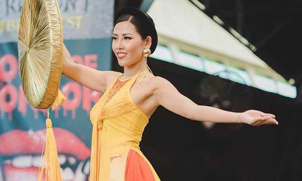 Chọn áo tứ thân, Nguyễn Thị Loan được vinh danh tại Hoa hậu hoà bình quốc tế 2016