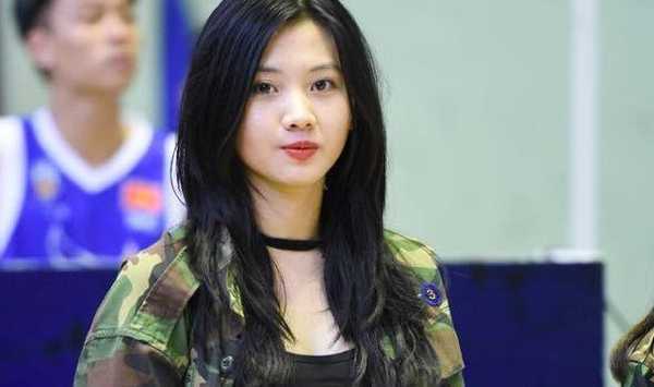 Nhan sắc xinh đẹp vạn người mê của 'bản sao' Lưu Diệc Phi