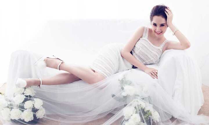Angela Phương Trinh hóa công chúa mơ màng trong bộ ảnh mới