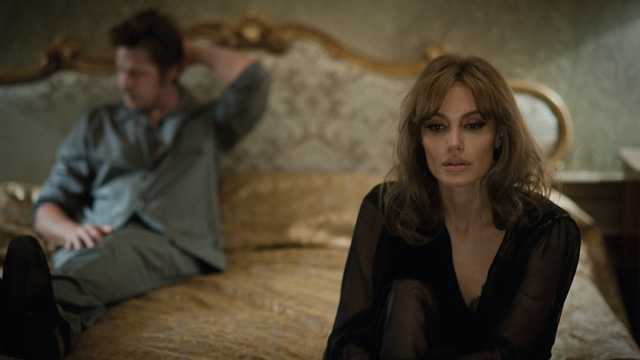 Đời sống tình dục 'kỳ quái' của Angelina Jolie và Brad Pitt