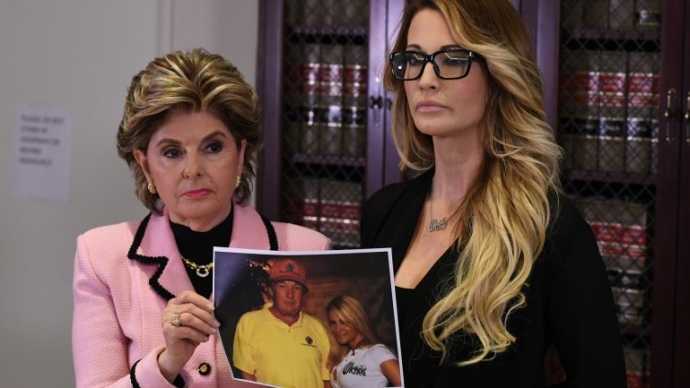 Donald Trump bị tố lạm dụng nữ diễn viên phim cấp 3