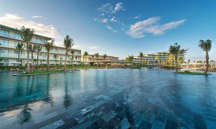 Nhà đầu tư Ninh Bình nhận quà tặng tưng bừng từ FLC Sầm Sơn