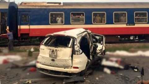 Ô tô bị tàu tông nát, 6 người chết: Bộ GTVT ra công điện hỏa tốc