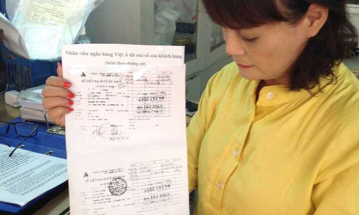 Sổ tiết kiệm 70.000 USD 'bốc hơi', kiện ngân hàng 5 năm không xong