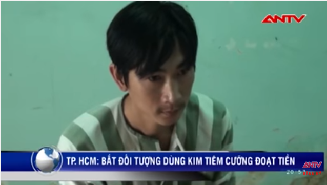 Táo tợn cầm kim tiêm dính máu trấn lột 300 tài xế
