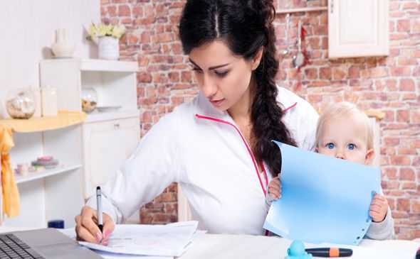 Phụ nữ làm việc nhiều hơn đàn ông 39 ngày/năm