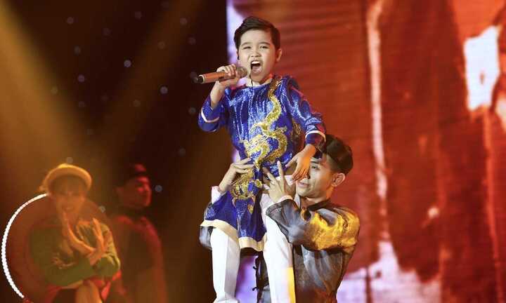 Trực tiếp chung kết Giọng hát Việt nhí 2016: Học trò Đông Nhi chiếm ưu thế