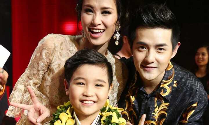 Đông Nhi: 'Khán giả hãy ứng xử văn minh hơn với Trịnh Nhật Minh'