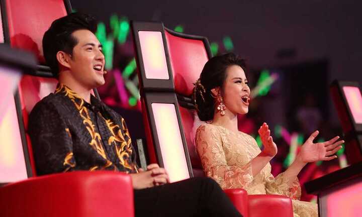 Đến giờ lên sóng chung kết Giọng hát Việt nhí vẫn vắng mặt, Đông Nhi - Ông Cao Thắng trần tình