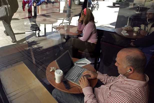 Đau đầu bị 'xài chùa' internet, nhà hàng bắt khách giải toán đoán wifi