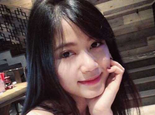 Bạn gái xinh đẹp của đội trưởng U19 Việt Nam khiến dân mạng mê mẩn