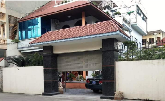 Bí thư Thành ủy Thanh Hóa 'mượn' xe biển xanh của công ty cũ
