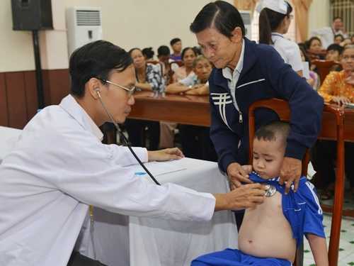 Mổ tim miễn phí cho trẻ em nghèo