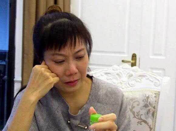 Xúc động hình ảnh Phạm Bằng qua lời kể của 'vợ trẻ' Hương 'tươi'