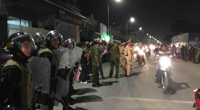 Theo chân công an Nghệ An bắt sới bạc 'khủng' ở Vinh, tịch thu hàng tỷ đồng