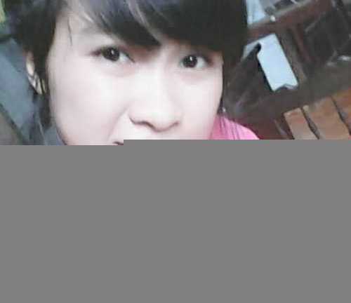 Thiếu nữ xinh đẹp bị ung thư máu chờ đợi một phép màu