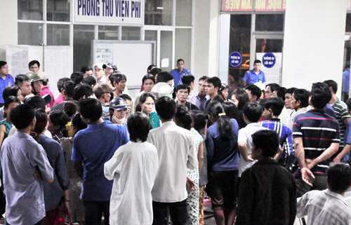 Người nhà mang thi thể bé 2 tuổi tử vong đến 'bắt đền' bệnh viện