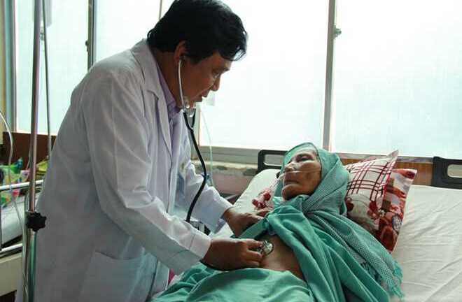 Kỳ diệu: Cứu thành công cụ bà 90 tuổi bị xuất huyết tiêu hóa ồ ạt