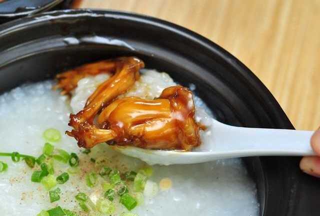 Ăn cháo thịt cóc, 3 mẹ con tử vong thương tâm