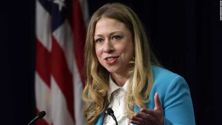 Ái nữ nhà Clinton sẽ tranh cử vào Quốc hội