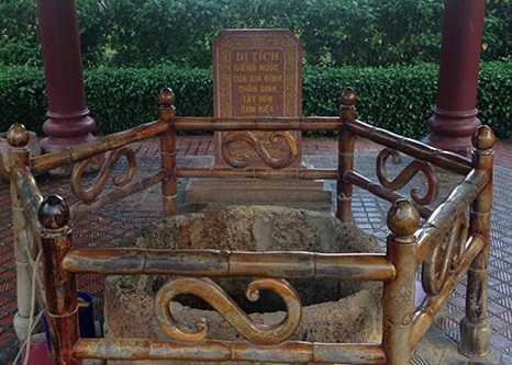 Bí ẩn về khối gỗ kỳ lạ dưới đáy giếng cổ ở Bình Định