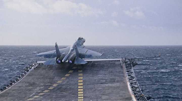 Chiến cơ trên tàu sân bay Kuznetsov của Nga bắt đầu xuất kích sau khi tới Syria