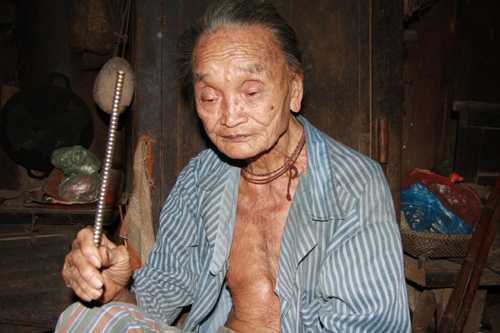 'Dị nhân xứ Mường' bỗng được 'ông Tiên' truyền bí kíp chữa bệnh kỳ lạ