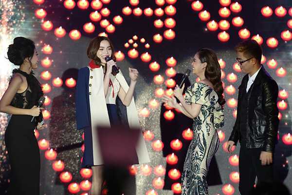 Hà Hồ dành tặng 'món quà đặc biệt' cho Giang Hồng Ngọc