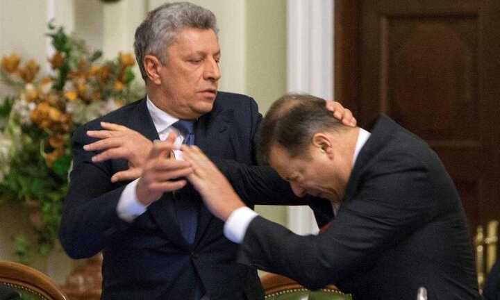 Video: Nghị sĩ Ukraine lao vào đấm nhau trong phiên họp Quốc hội gây phản cảm
